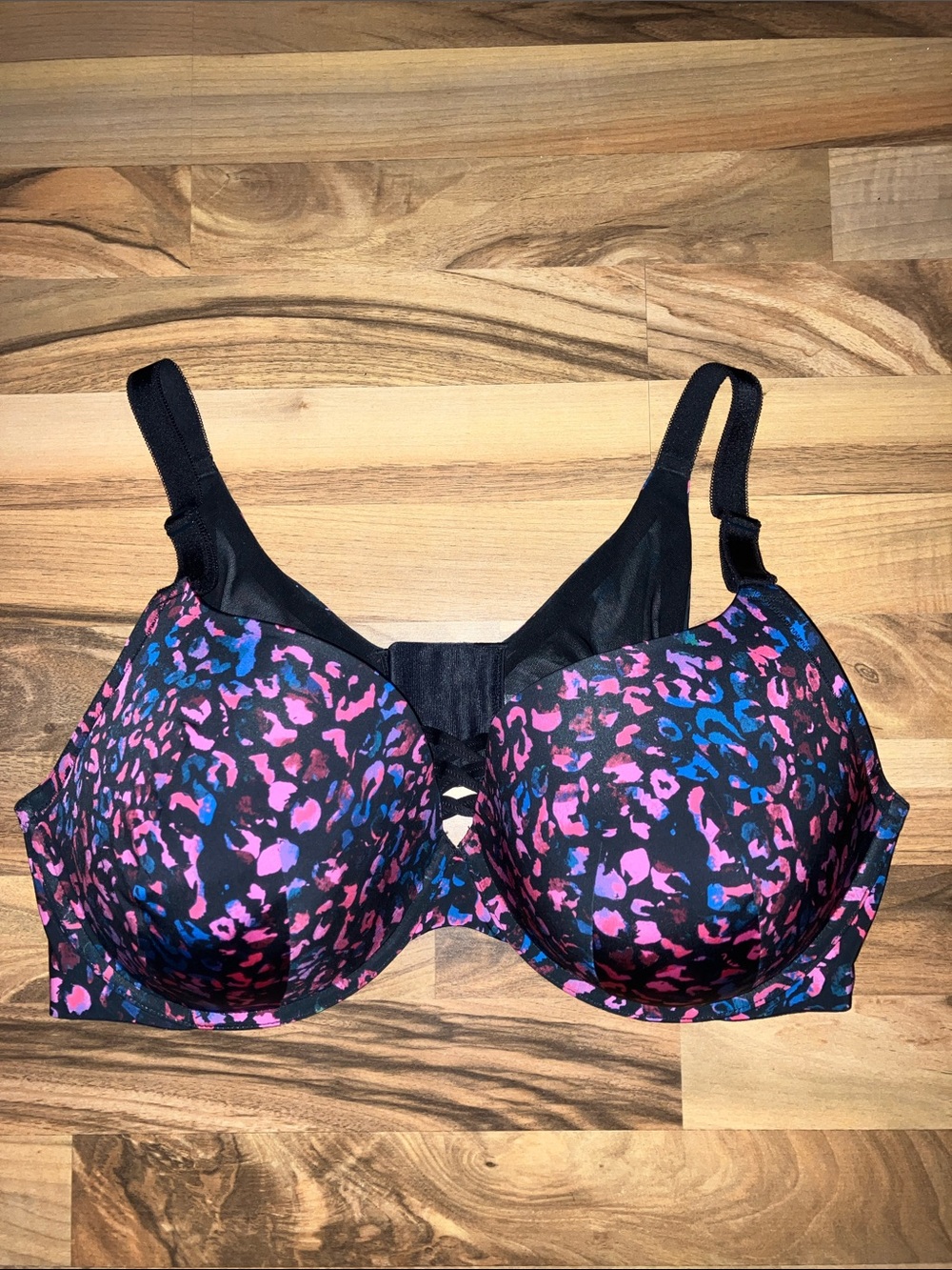 Torrid womenโs Boost Plunge black floral sz 46DD